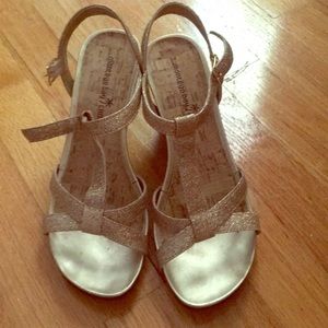 Size 7 gold wedge sandals